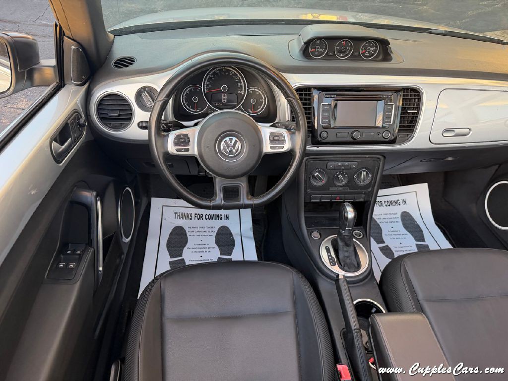 2015 Volkswagen Beetle Image 18