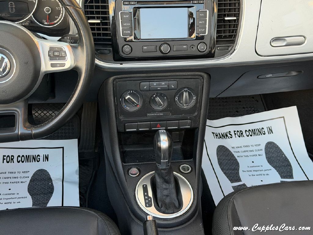2015 Volkswagen Beetle Image 20