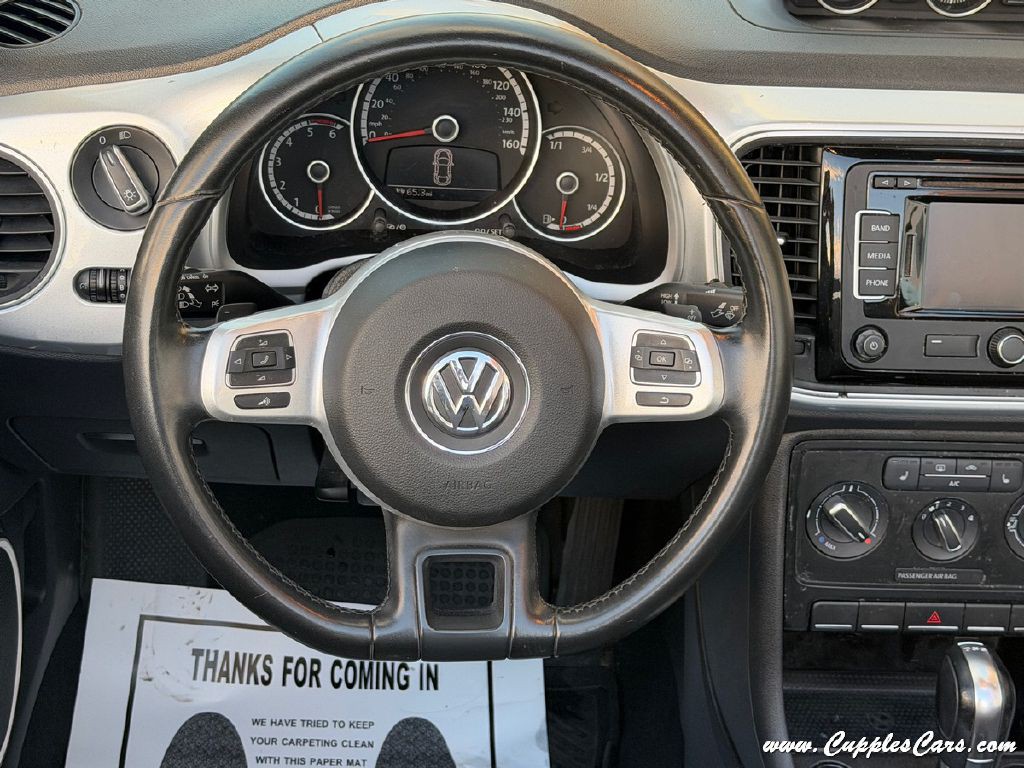 2015 Volkswagen Beetle Image 21