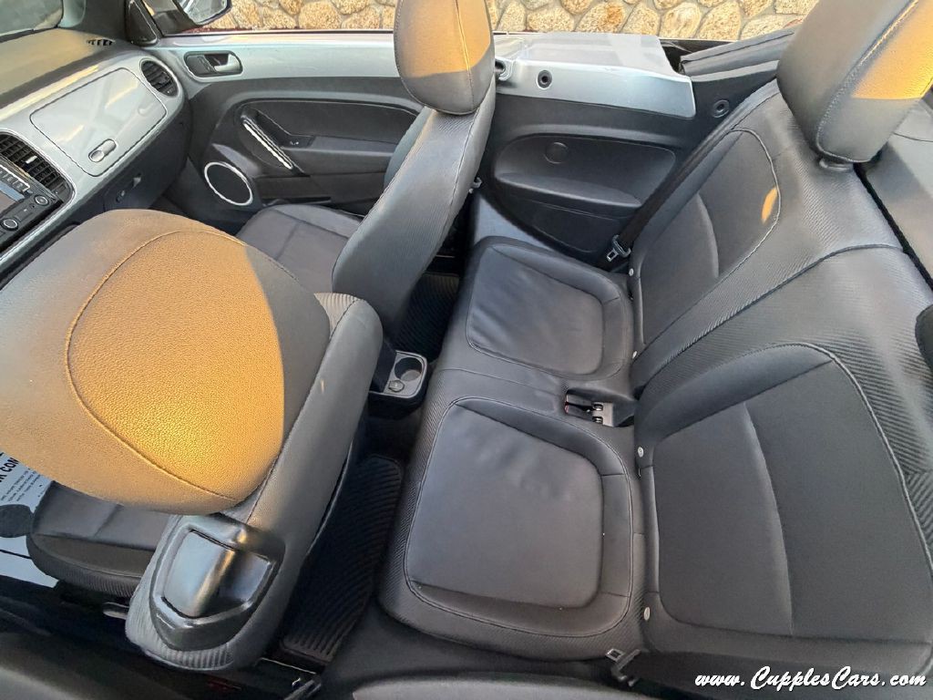 2015 Volkswagen Beetle Image 22