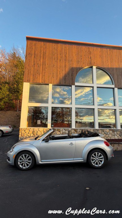 2015 Volkswagen Beetle Image 33