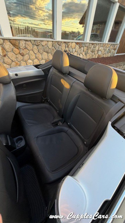 2015 Volkswagen Beetle Image 36
