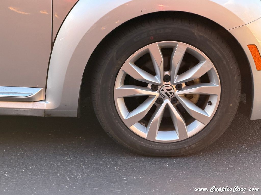 2015 Volkswagen Beetle Image 46
