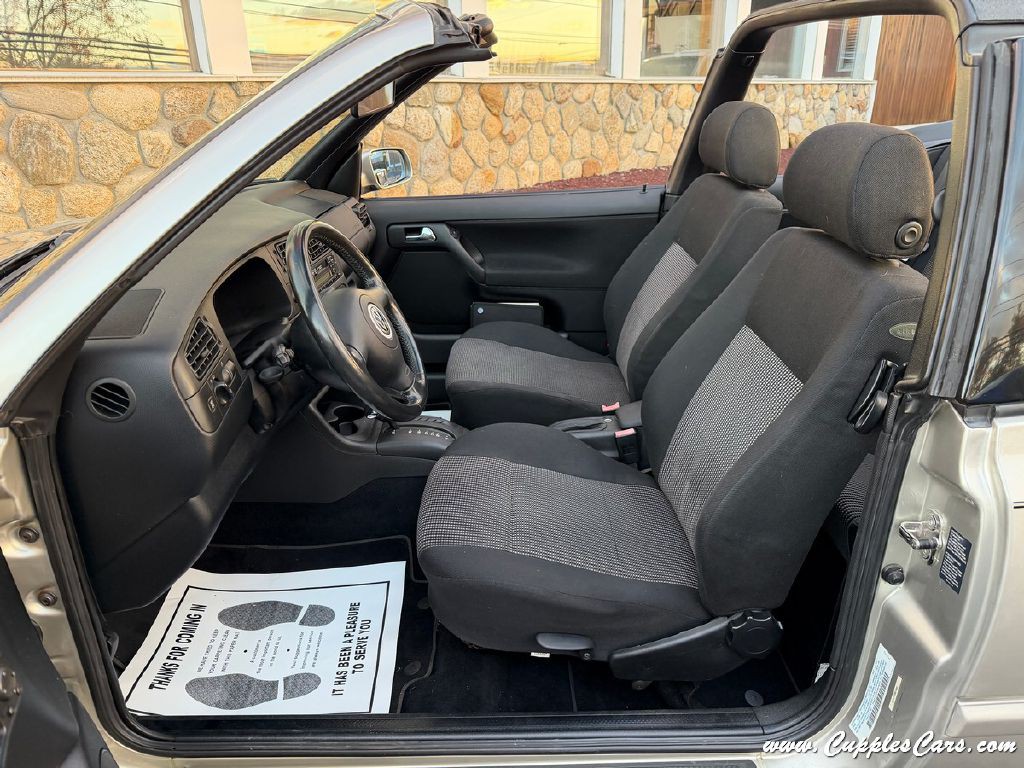 2001 Volkswagen Cabrio Image 4