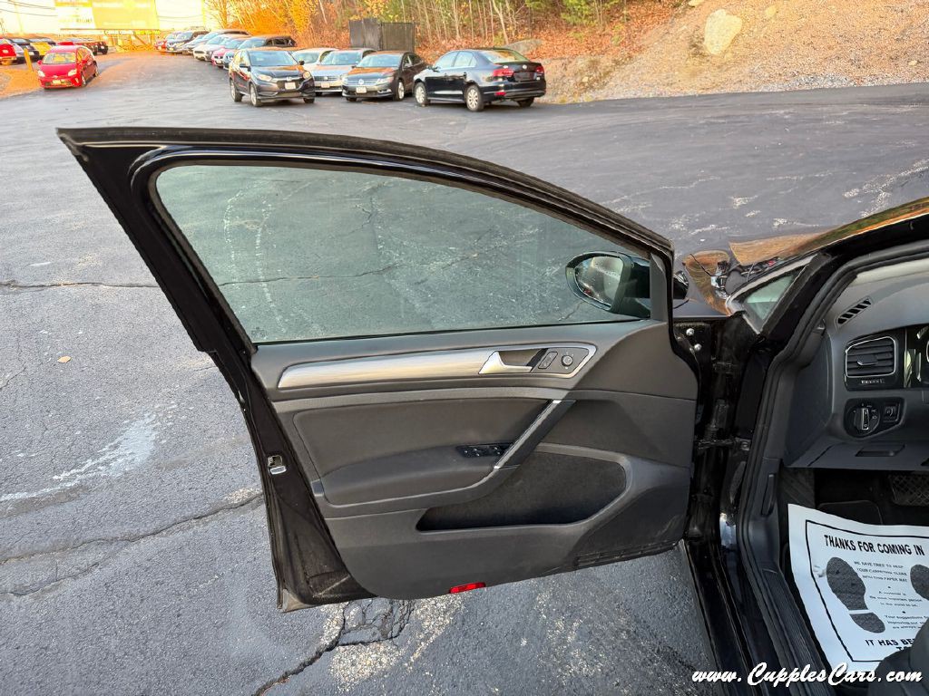 2019 Volkswagen Golf Image 6