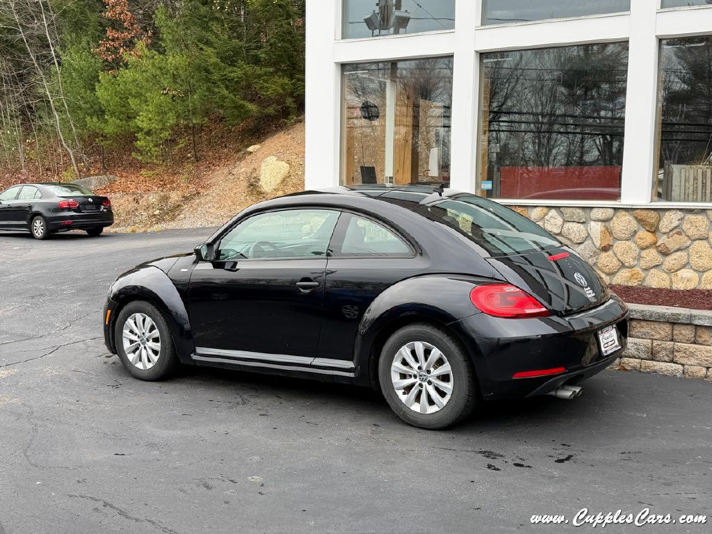 2016 Volkswagen Beetle Image 2