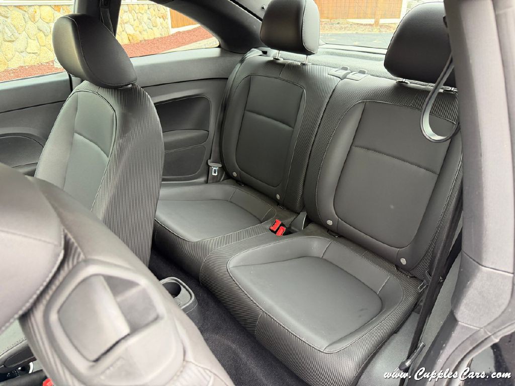 2016 Volkswagen Beetle Image 6