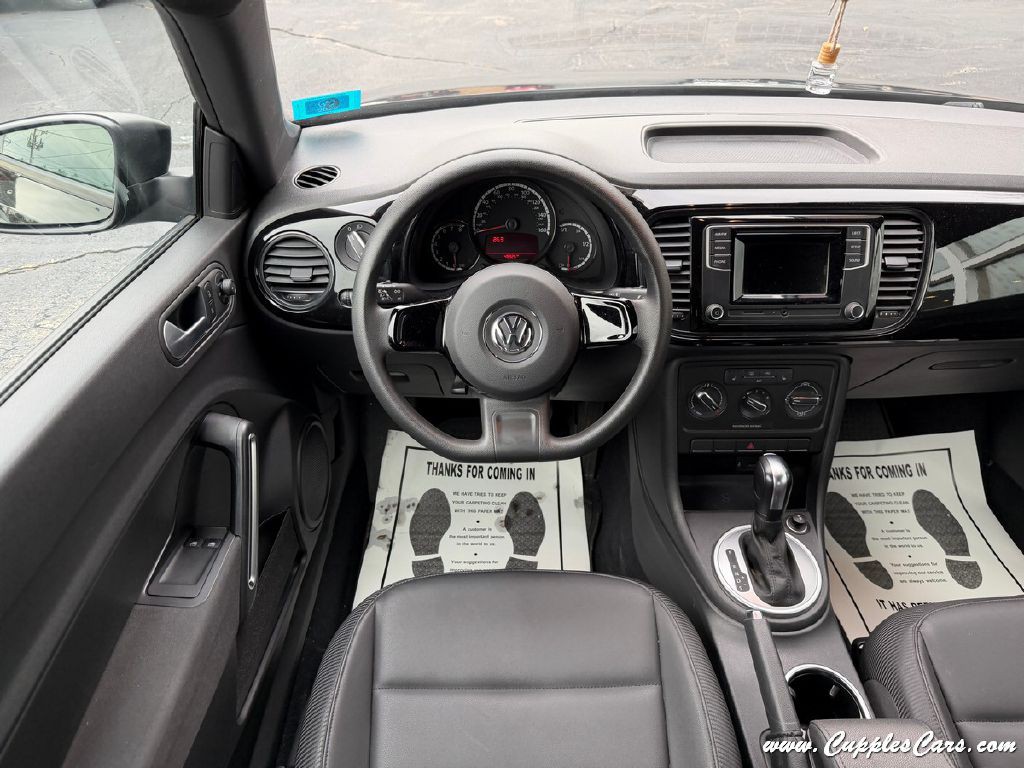 2016 Volkswagen Beetle Image 16