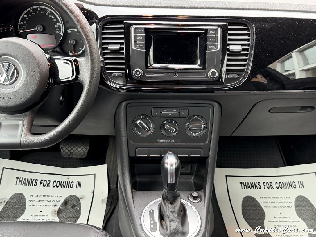 2016 Volkswagen Beetle Image 18