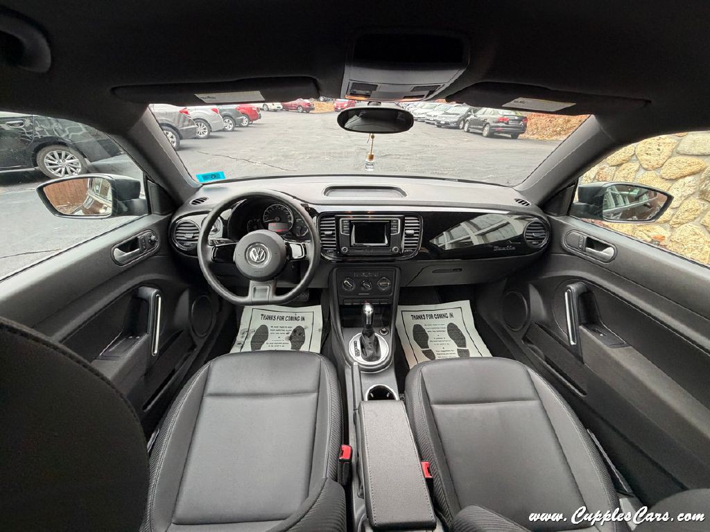 2016 Volkswagen Beetle Image 20