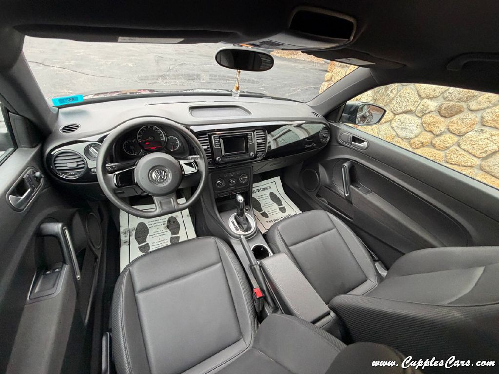 2016 Volkswagen Beetle Image 21