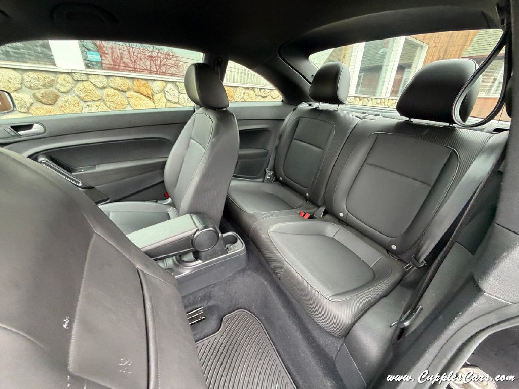 2016 Volkswagen Beetle Image 22