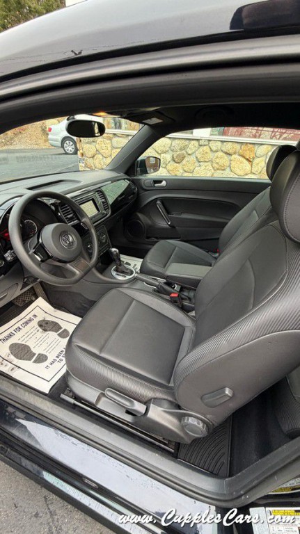 2016 Volkswagen Beetle Image 28