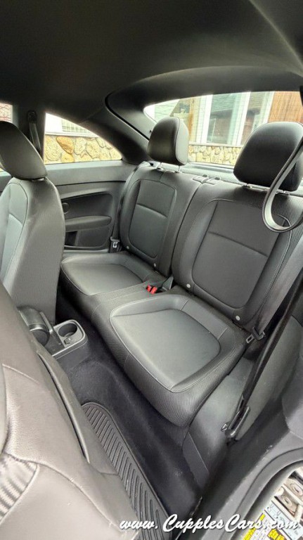 2016 Volkswagen Beetle Image 29