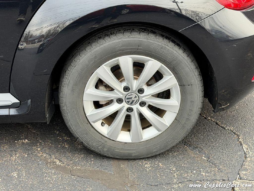 2016 Volkswagen Beetle Image 40