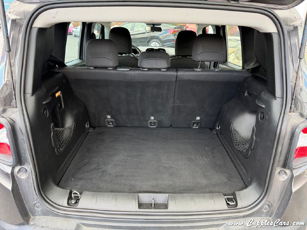 2019 Jeep Renegade Image 8