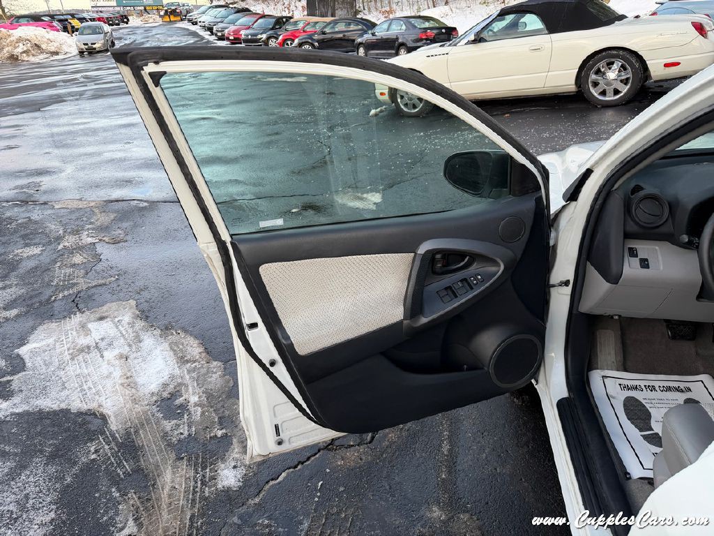 2014 Toyota Rav4 Image 6