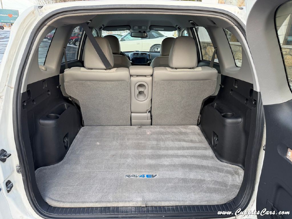 2014 Toyota Rav4 Image 8