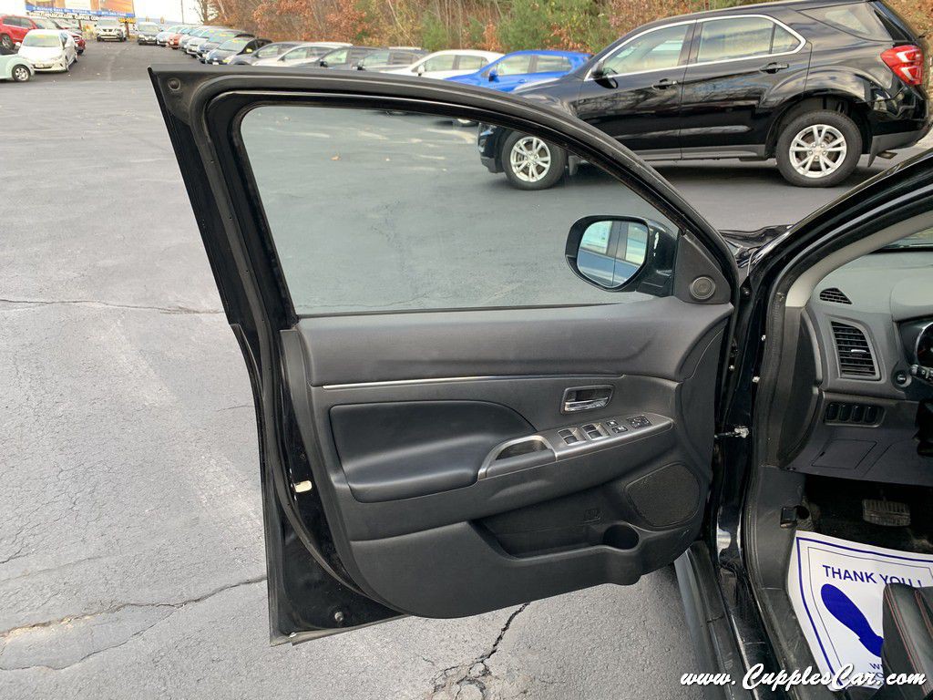 2016 Mitsubishi Outlander Image 5