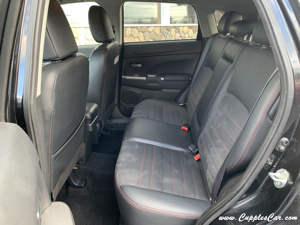 2016 Mitsubishi Outlander Image 6