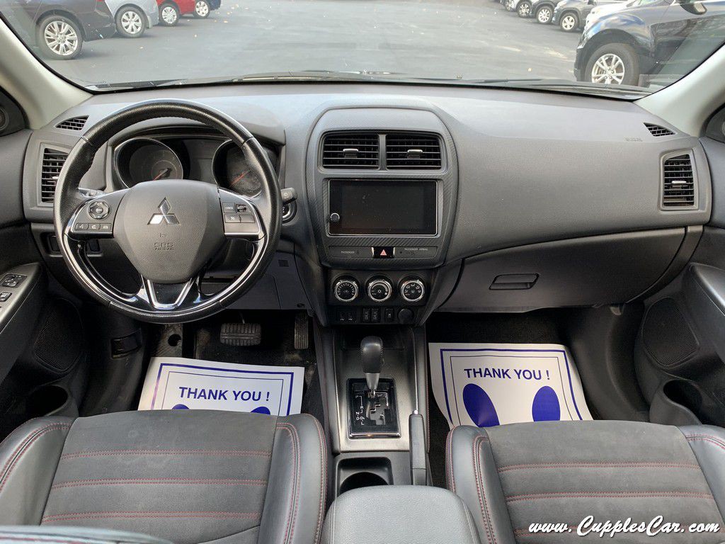 2016 Mitsubishi Outlander Image 13