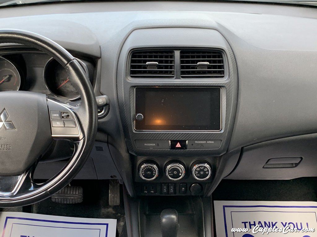 2016 Mitsubishi Outlander Image 15