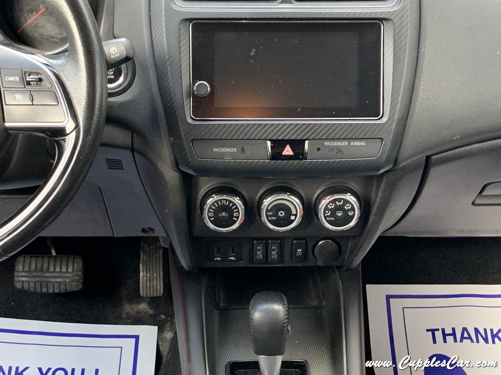 2016 Mitsubishi Outlander Image 17