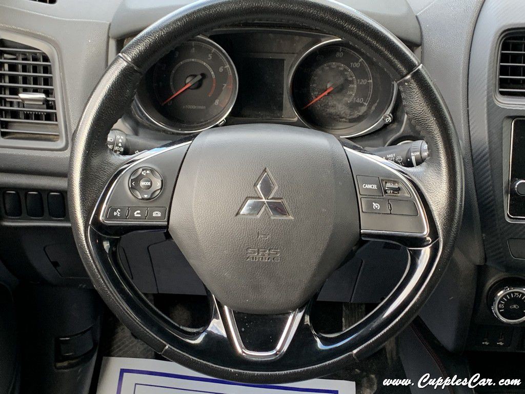 2016 Mitsubishi Outlander Image 18