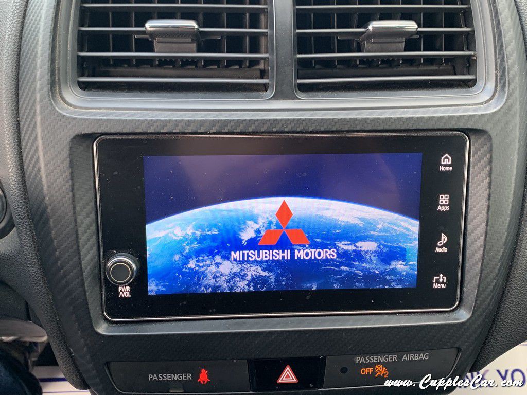 2016 Mitsubishi Outlander Image 19