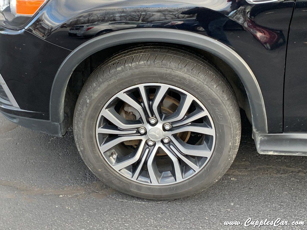 2016 Mitsubishi Outlander Image 36