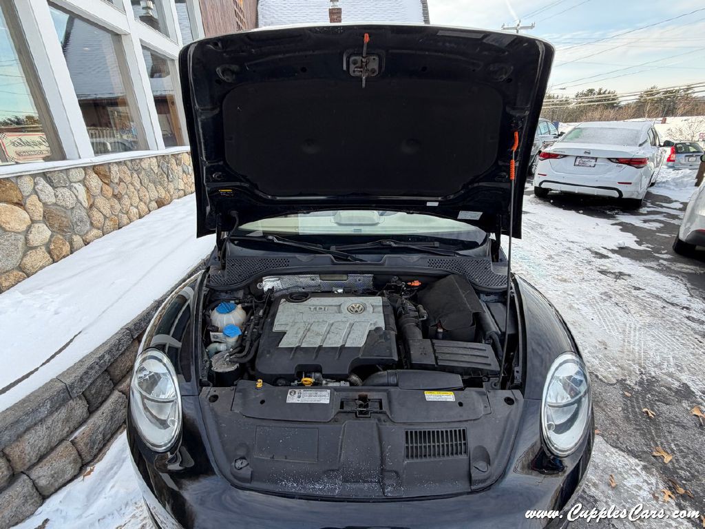 2014 Volkswagen Beetle Image 16