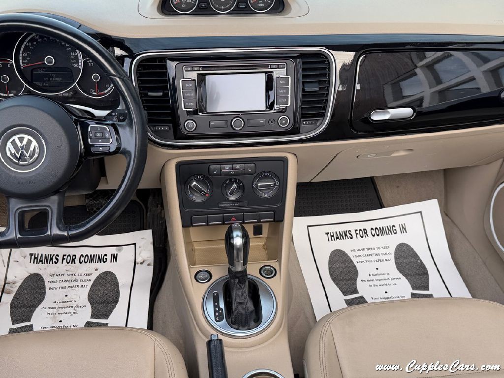 2014 Volkswagen Beetle Image 25