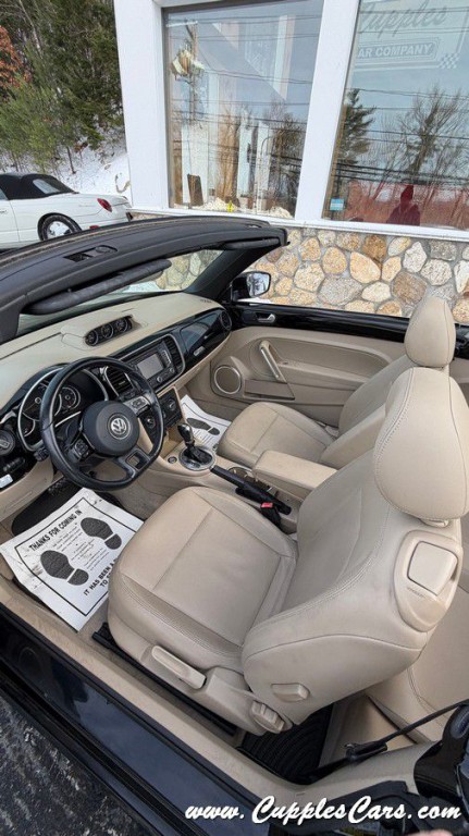 2014 Volkswagen Beetle Image 34
