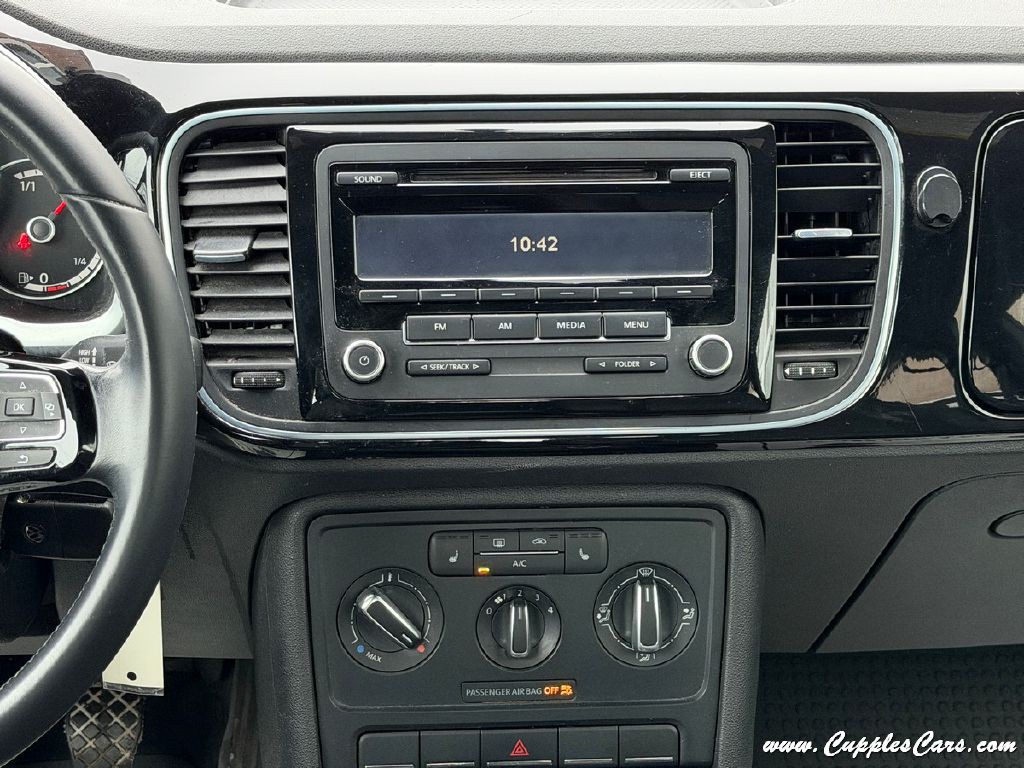 2014 Volkswagen Beetle Image 17