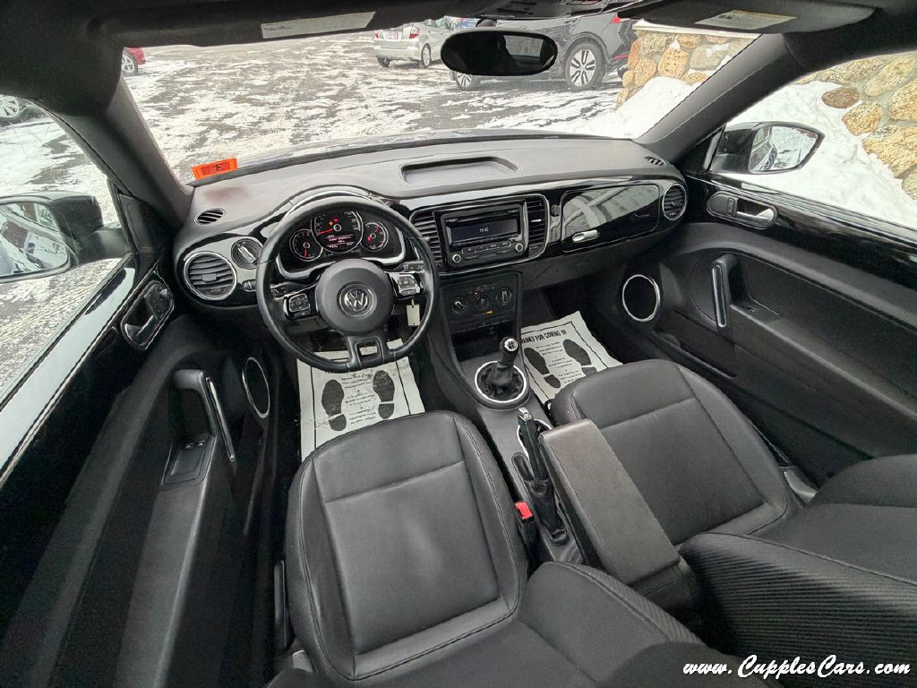 2014 Volkswagen Beetle Image 21