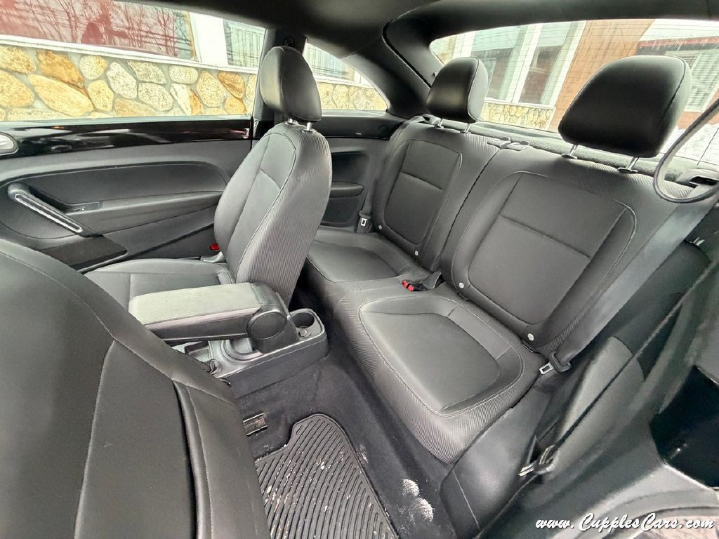 2014 Volkswagen Beetle Image 22