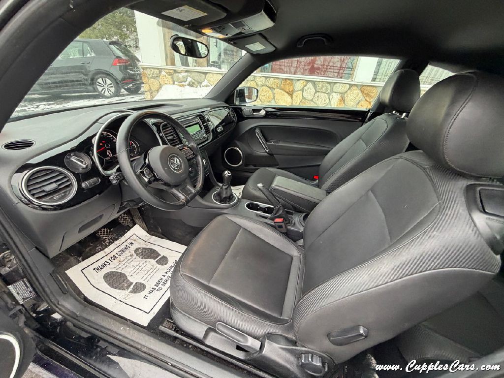 2014 Volkswagen Beetle Image 23