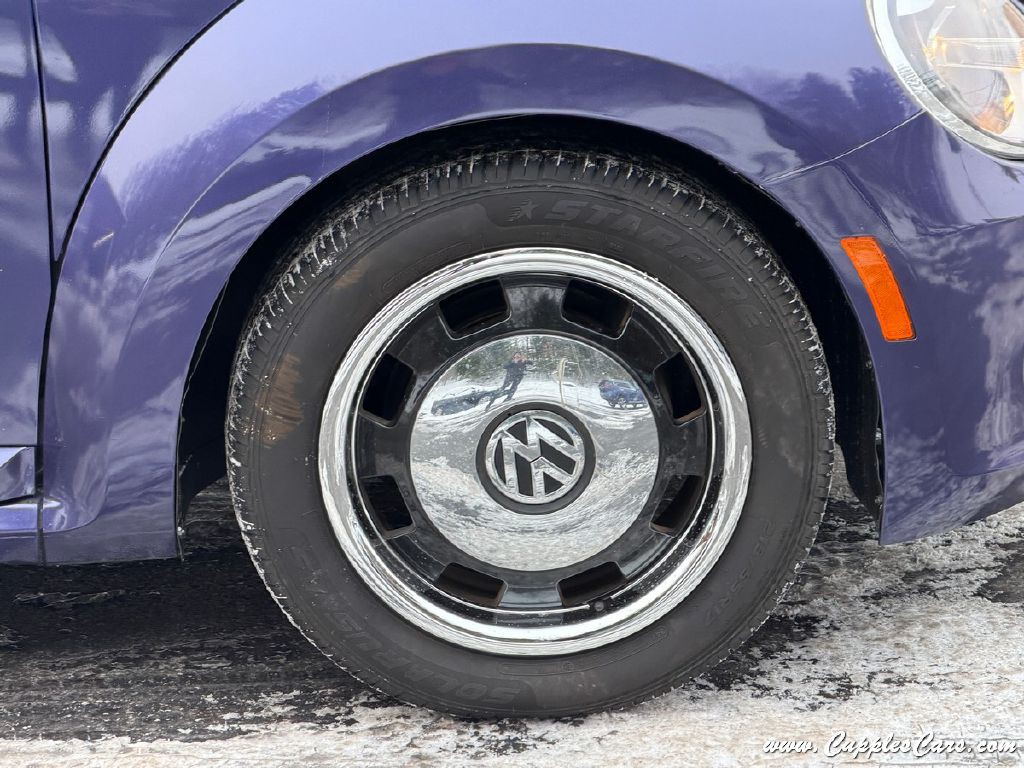 2014 Volkswagen Beetle Image 32