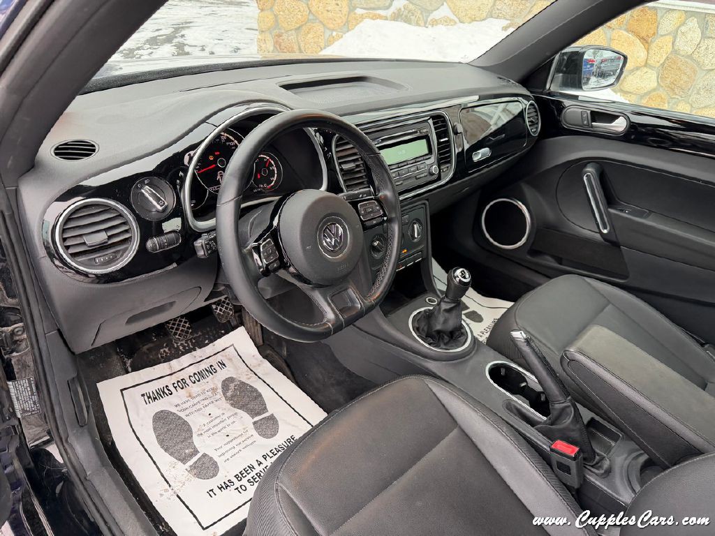 2014 Volkswagen Beetle Image 5