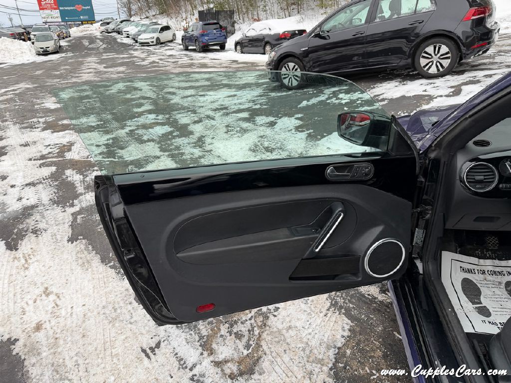 2014 Volkswagen Beetle Image 6