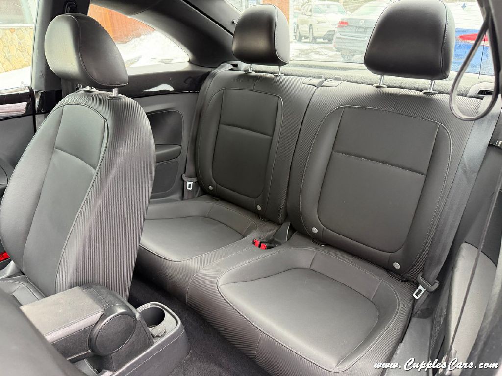 2014 Volkswagen Beetle Image 7