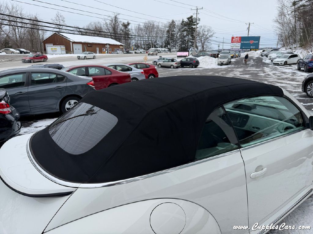 2013 Volkswagen Beetle Image 16