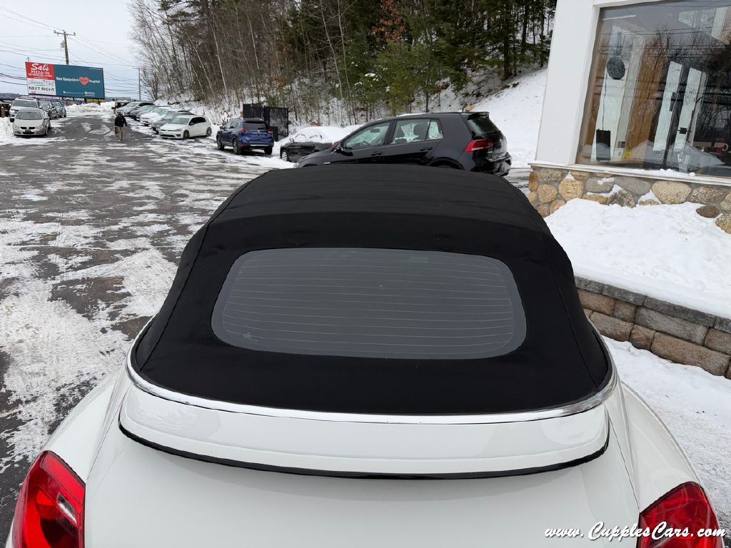 2013 Volkswagen Beetle Image 17