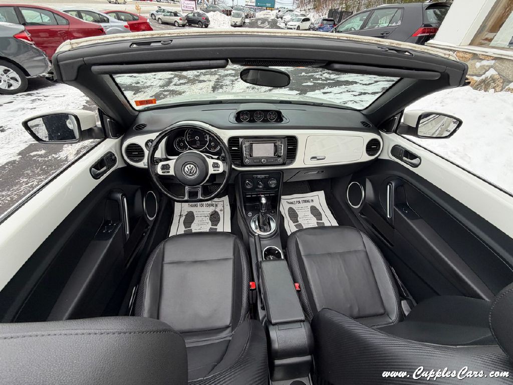 2013 Volkswagen Beetle Image 26