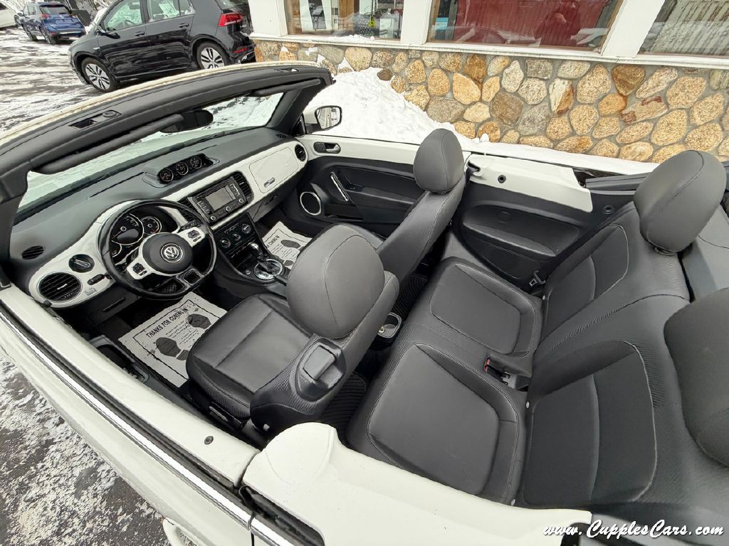 2013 Volkswagen Beetle Image 28