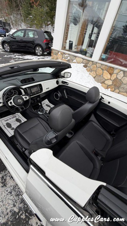 2013 Volkswagen Beetle Image 35