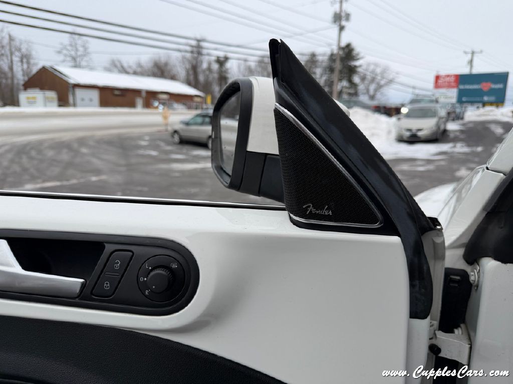 2013 Volkswagen Beetle Image 36