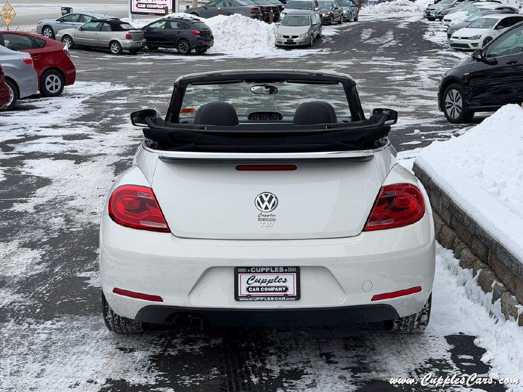 2013 Volkswagen Beetle Image 11