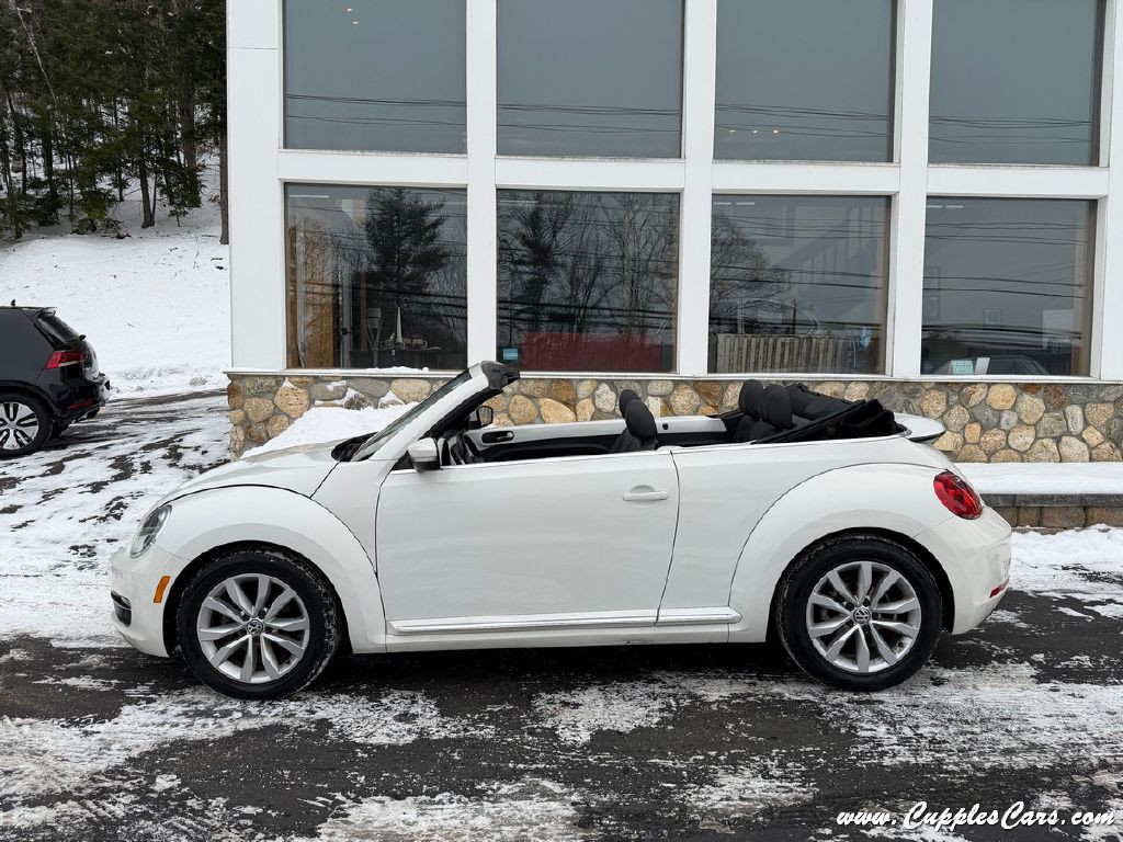 2013 Volkswagen Beetle Image 12