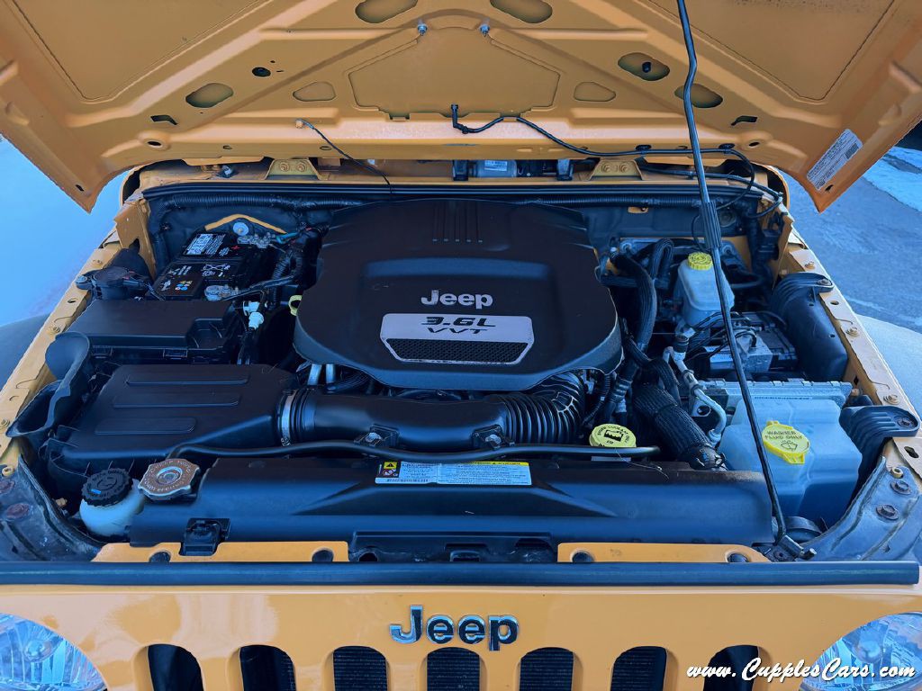 2012 Jeep Wrangler Image 14